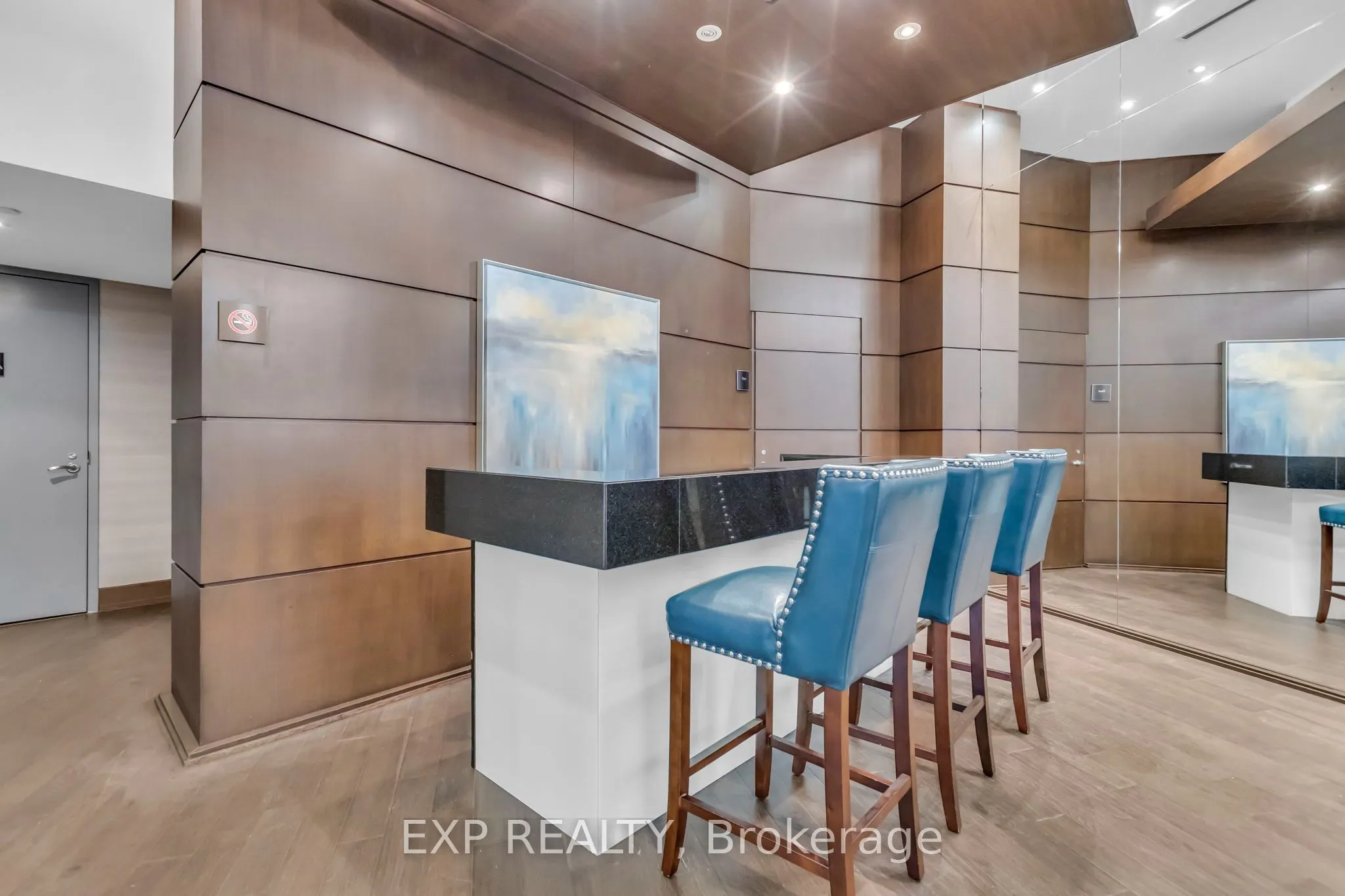2181 Yonge Street #806