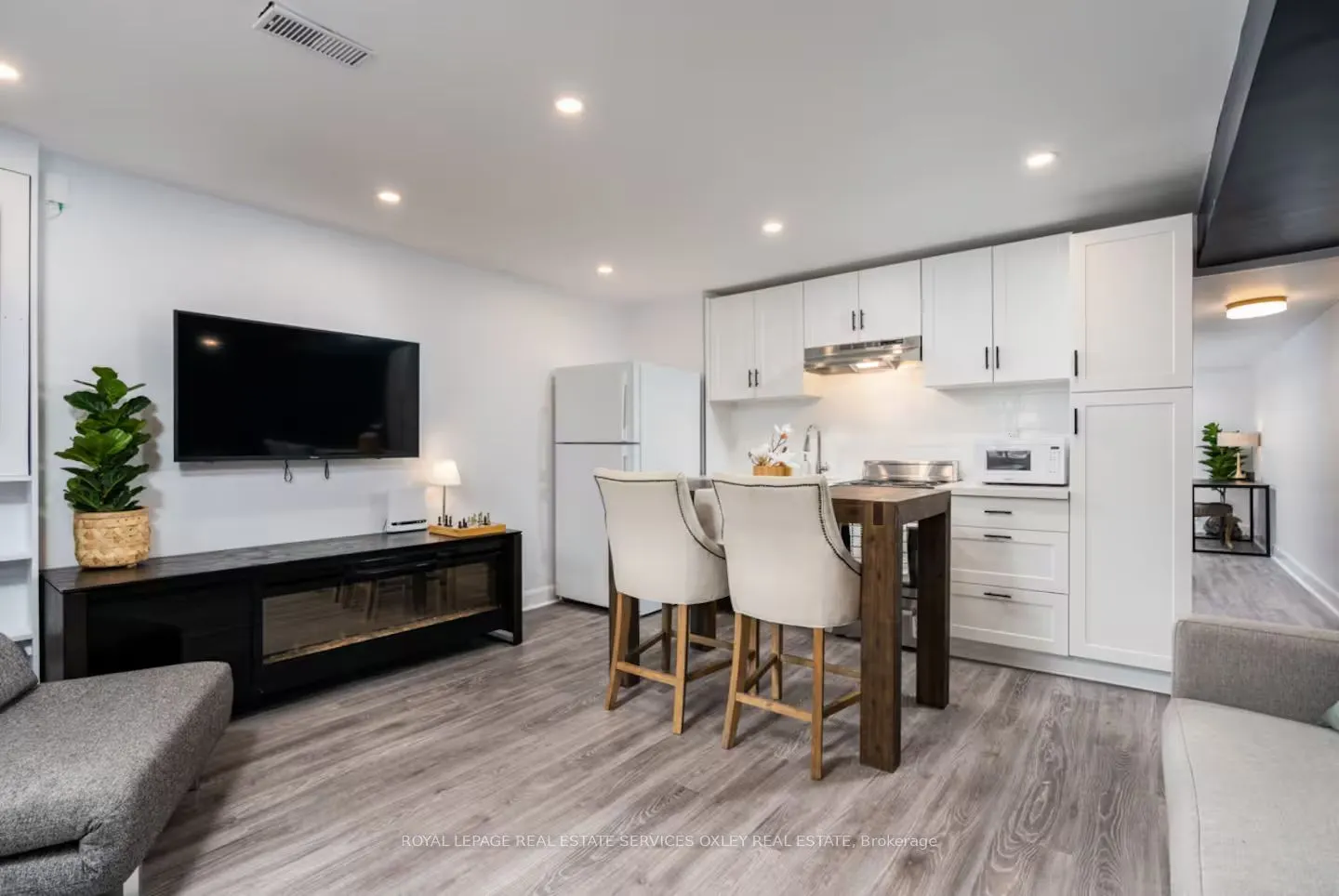 20 Alcina Avenue #Lower