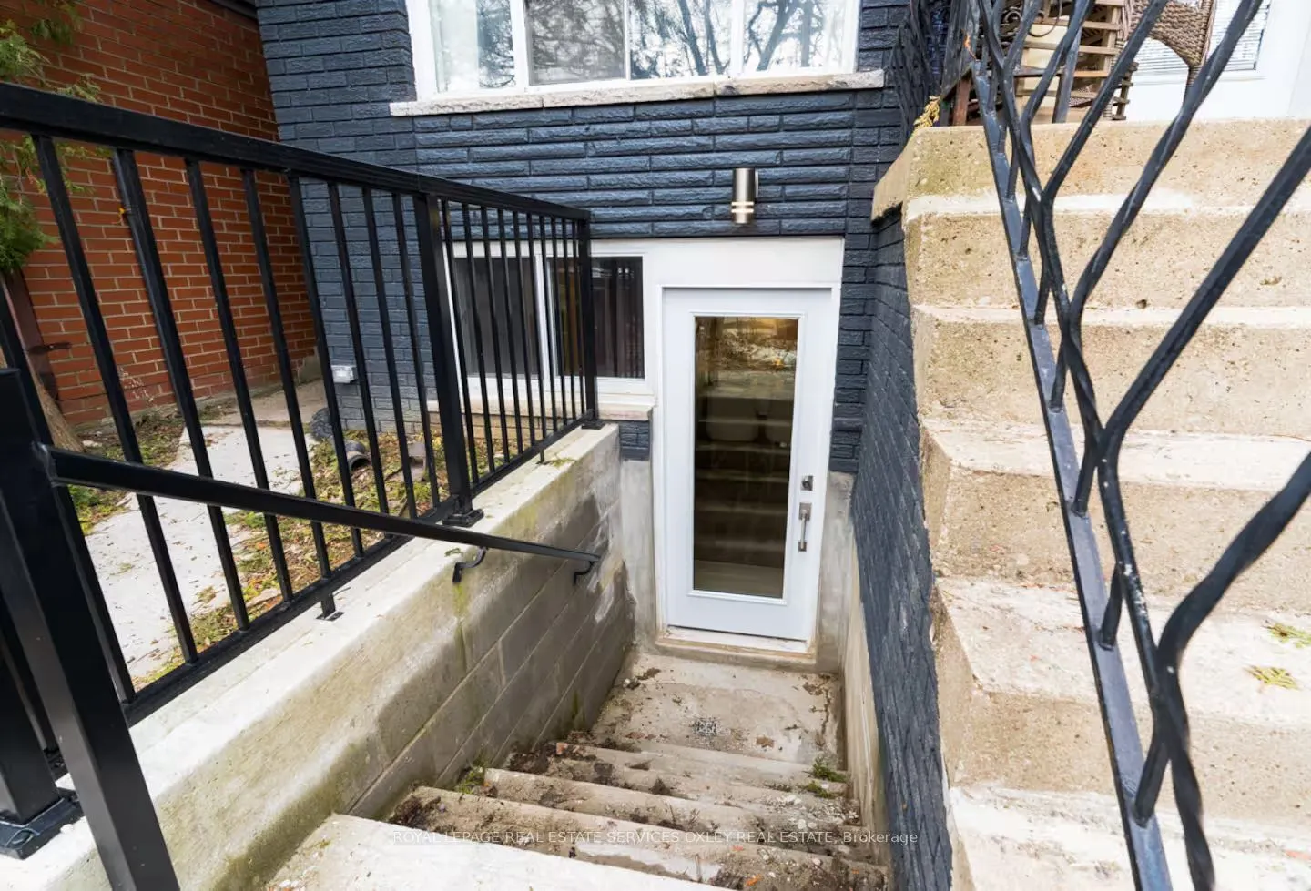 20 Alcina Avenue #Lower