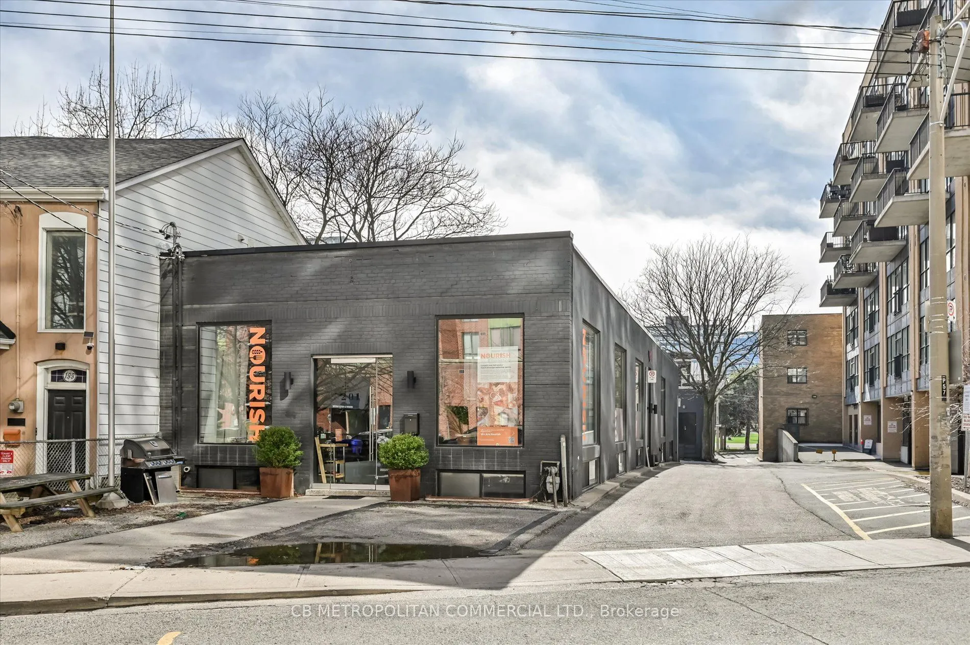 201 Niagara Street