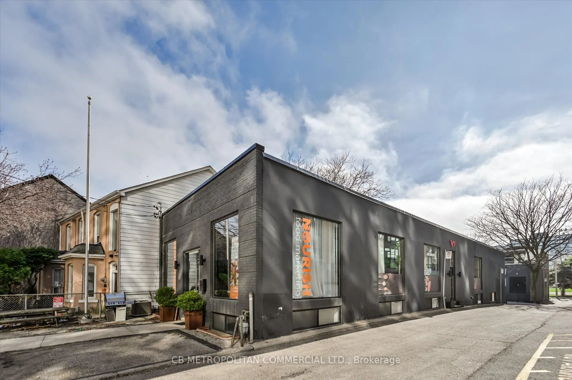 201 Niagara Street