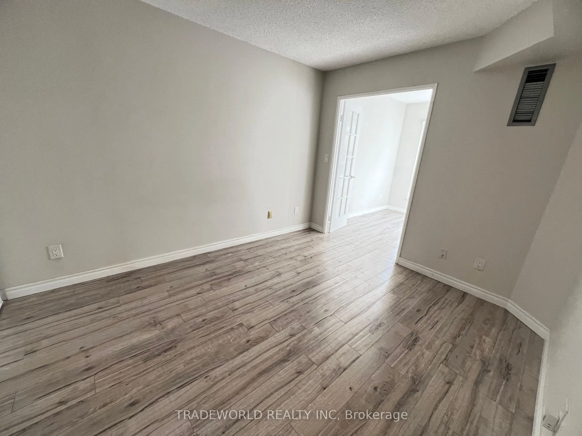 7 Carlton Street #808