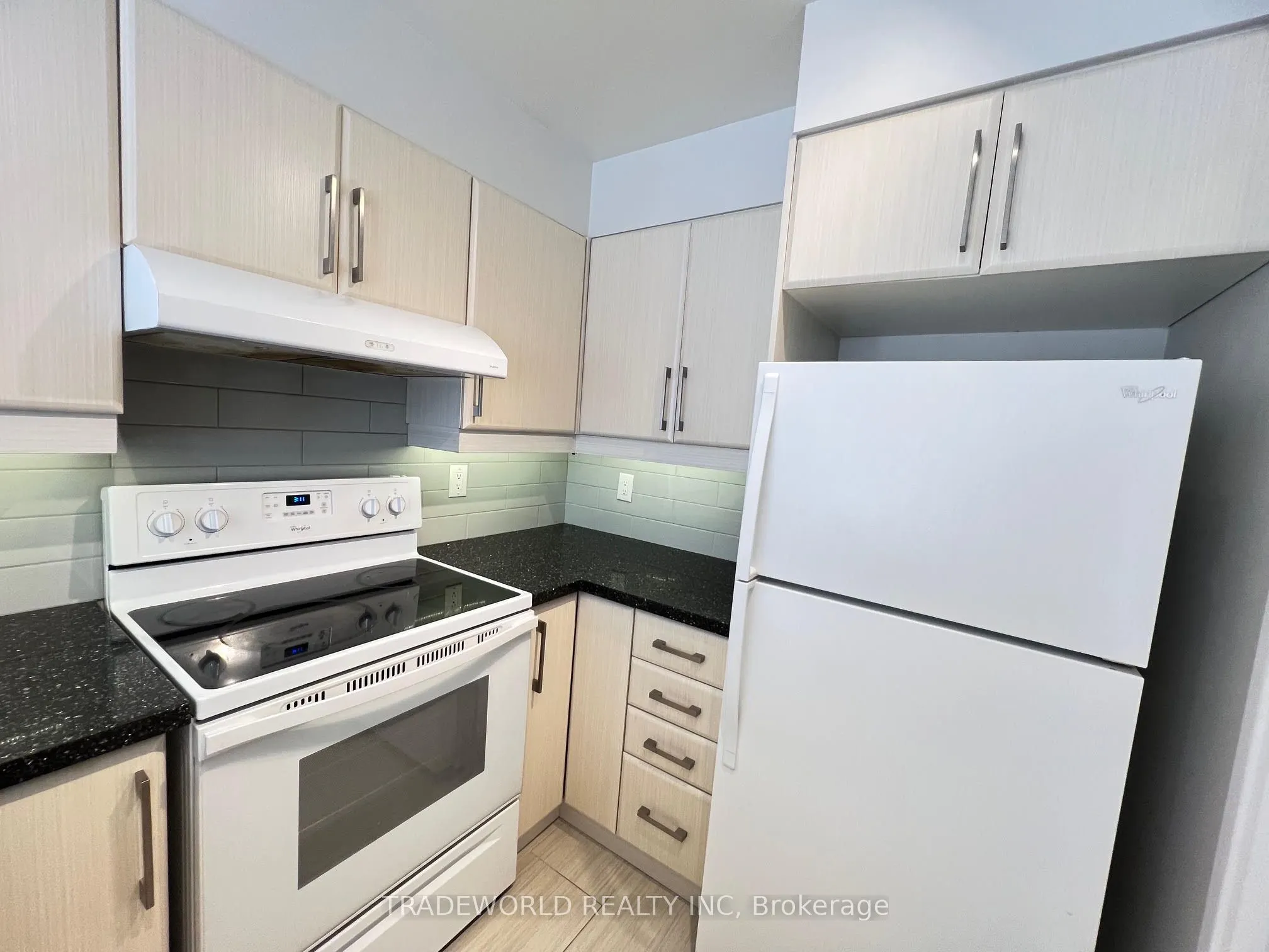 7 Carlton Street #808