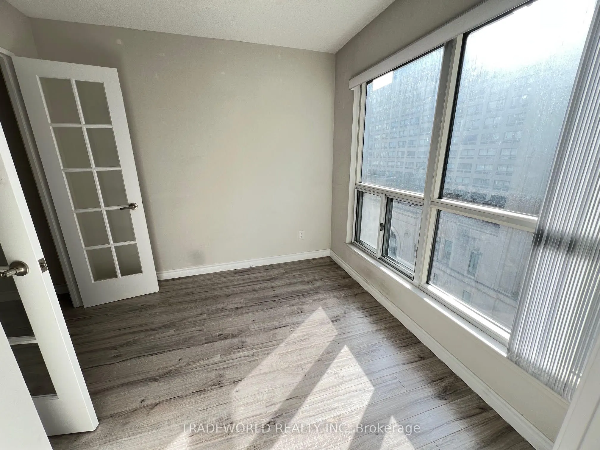7 Carlton Street #808