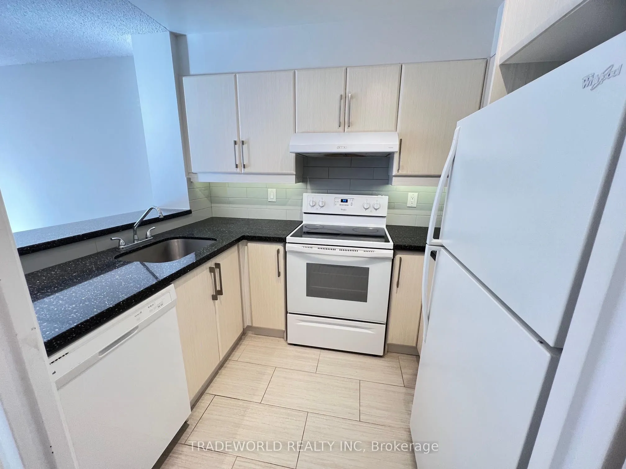 7 Carlton Street #808