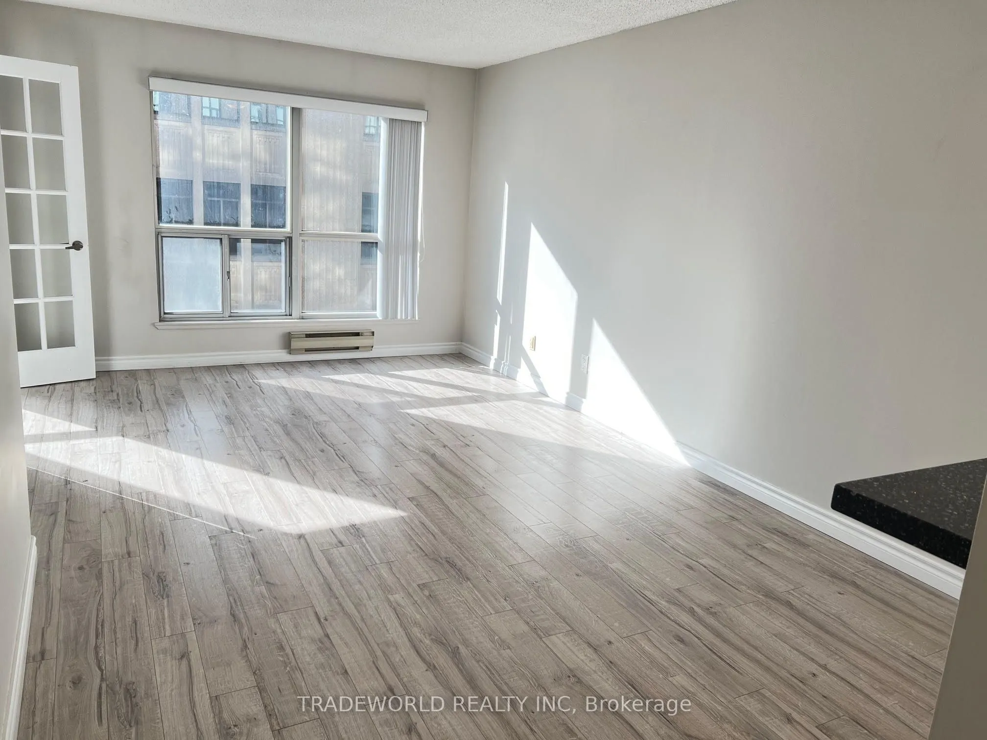 7 Carlton Street #808