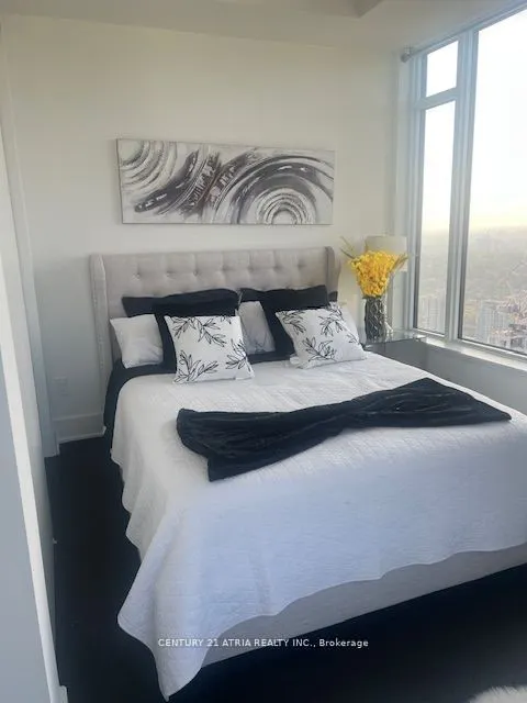 11 Yorkville Avenue #5604
