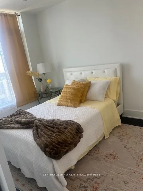 11 Yorkville Avenue #5604