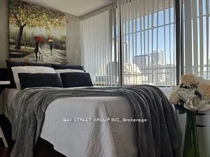 22 Wellesley Street E #2102