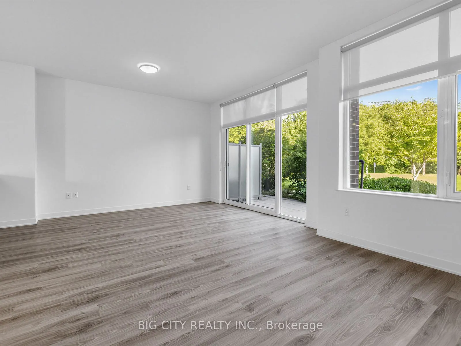 123 Parkway Forest Drive #Th05