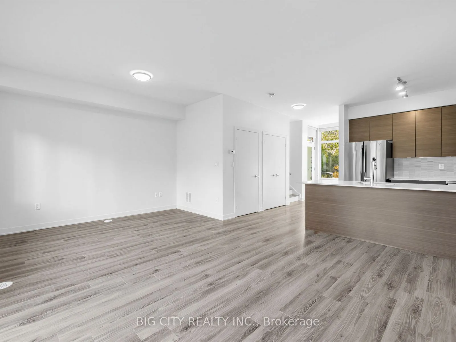 123 Parkway Forest Drive #Th05