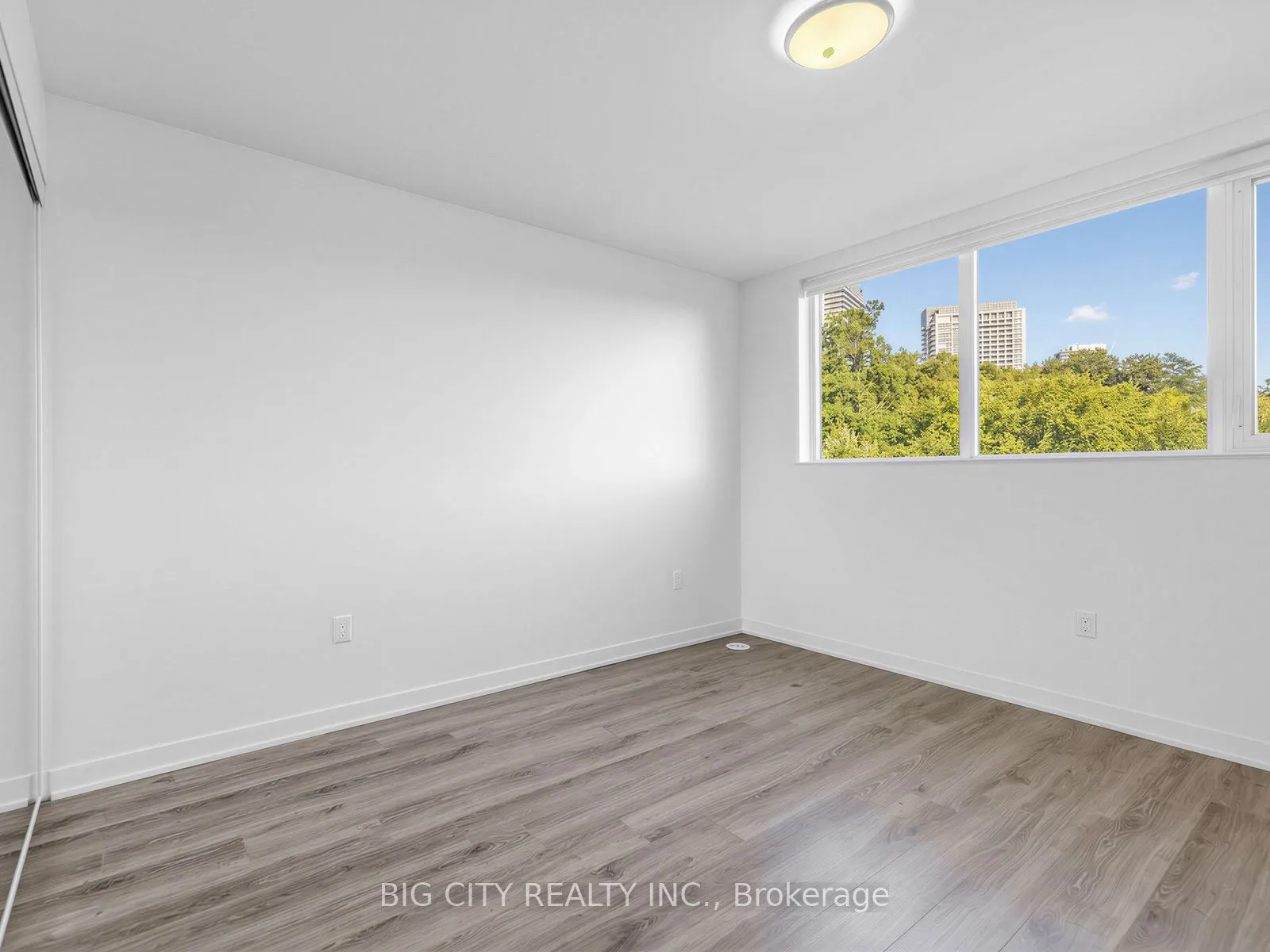 123 Parkway Forest Drive #Th05