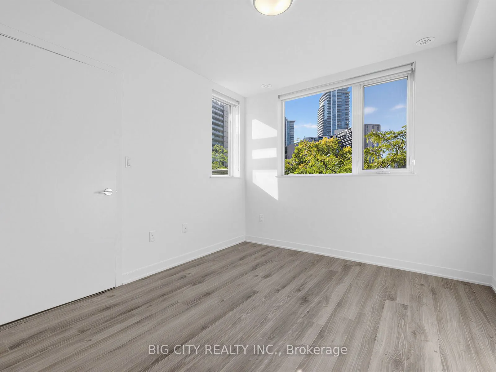 123 Parkway Forest Drive #Th05