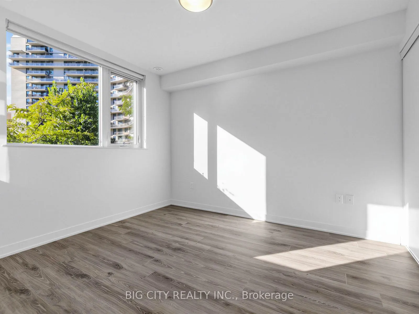 123 Parkway Forest Drive #Th05