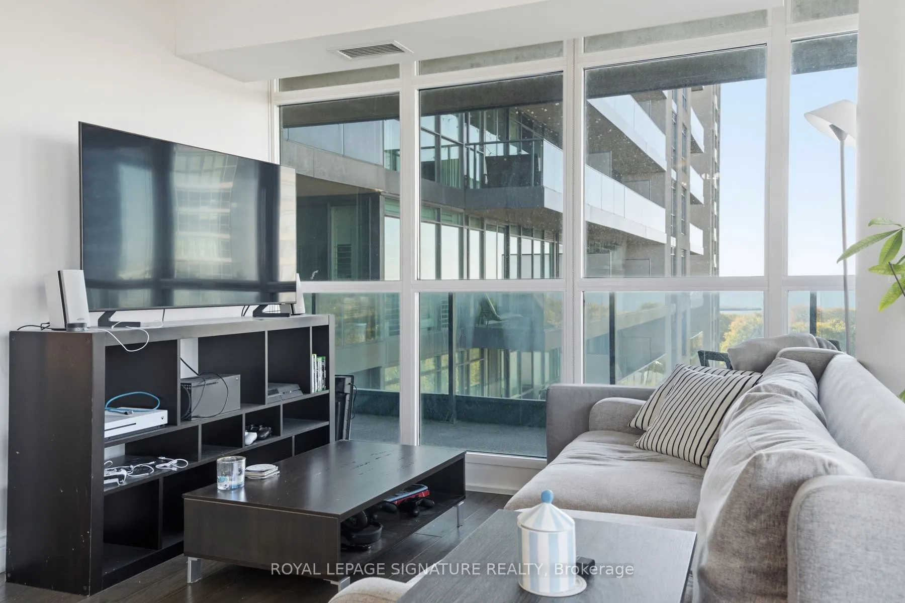209 Fort York Boulevard #1359