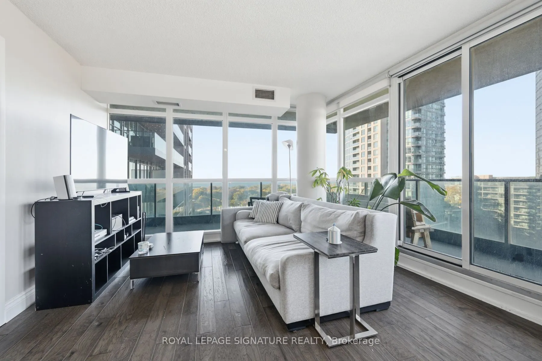 209 Fort York Boulevard #1359