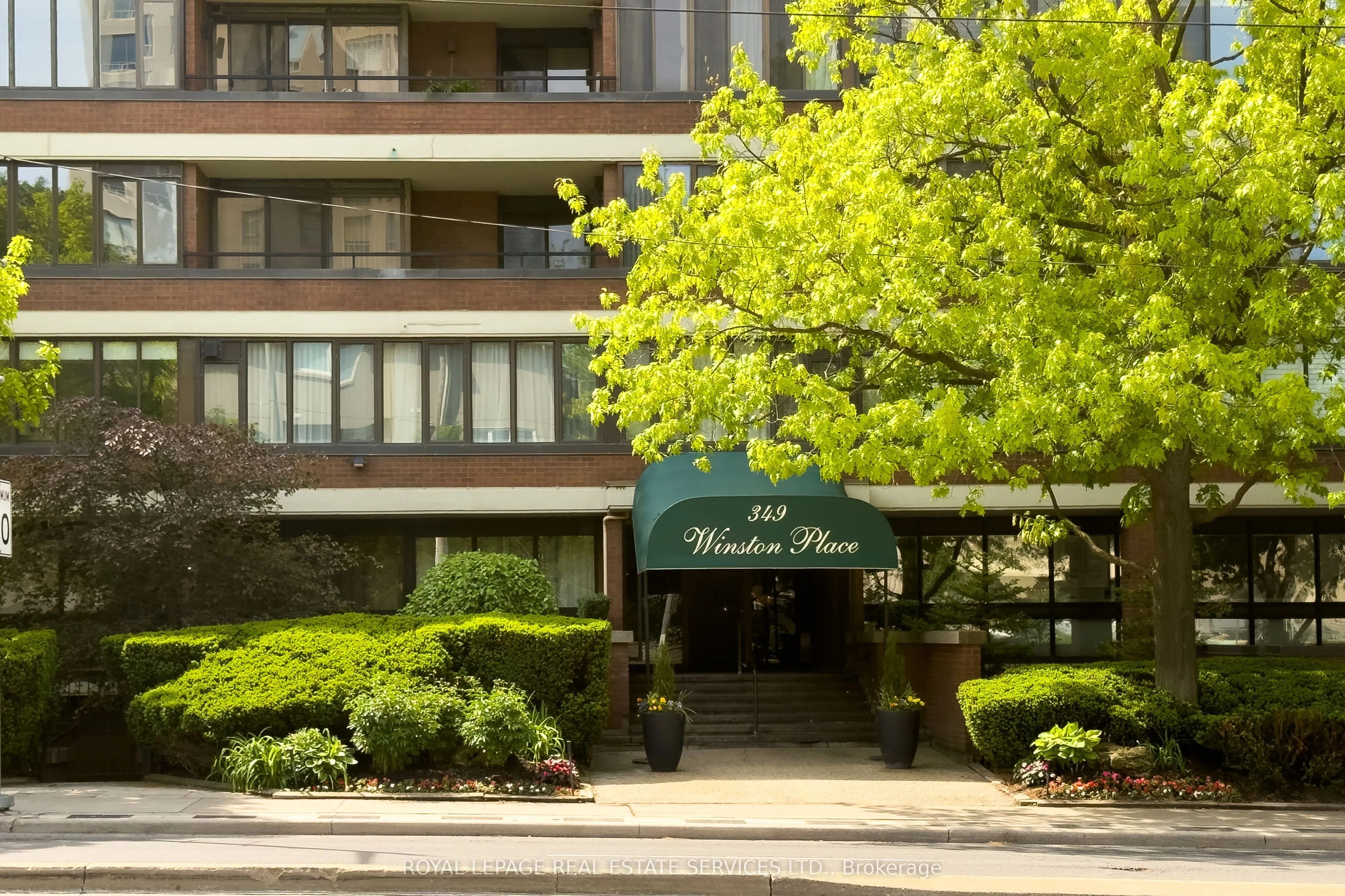 349 St. Clair Avenue W #402