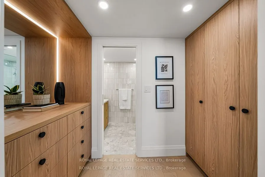 349 St. Clair Avenue W #402