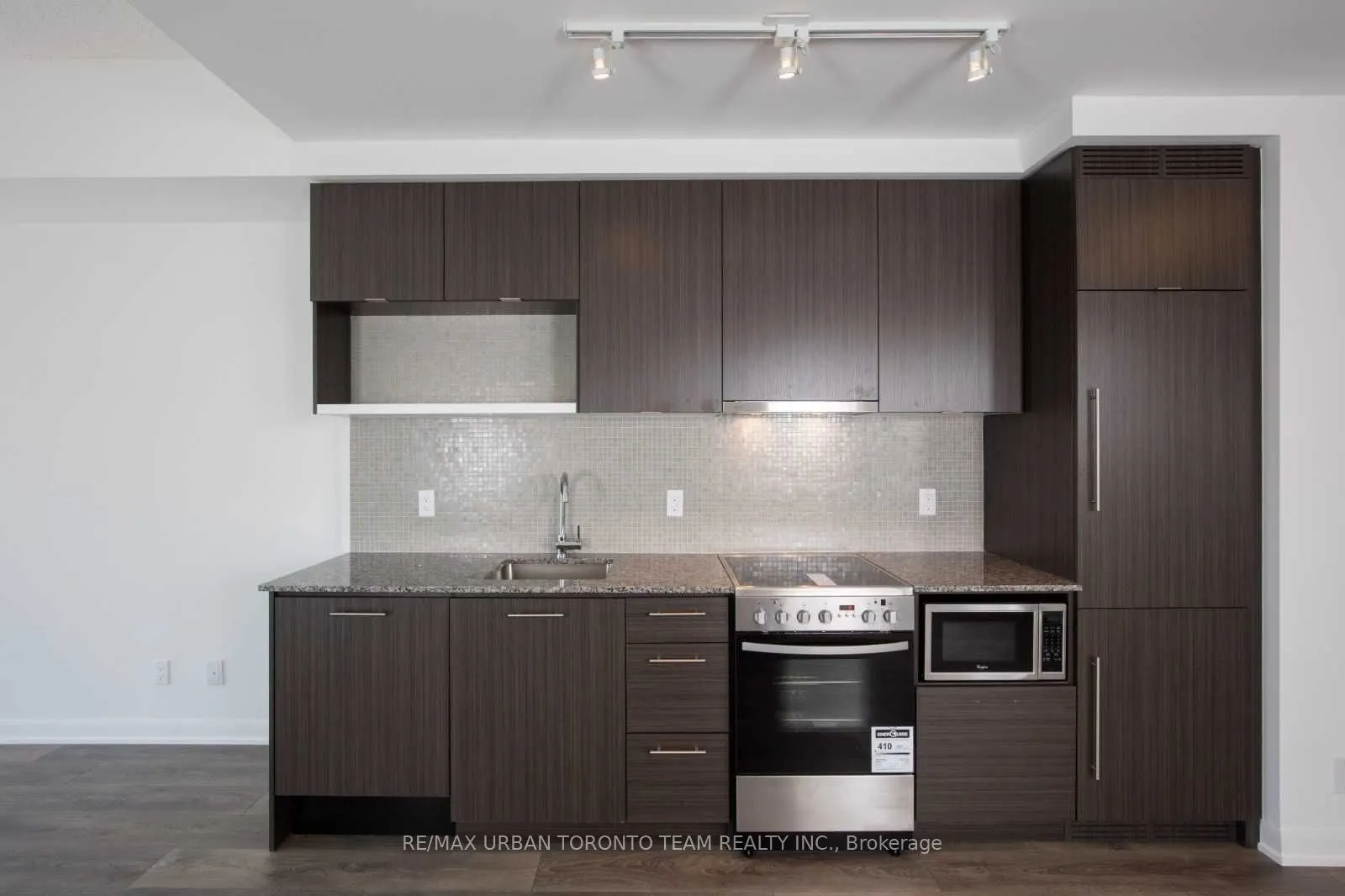 435 Richmond Street W #203