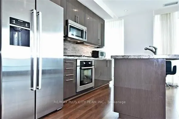 33 Bay Street #5005