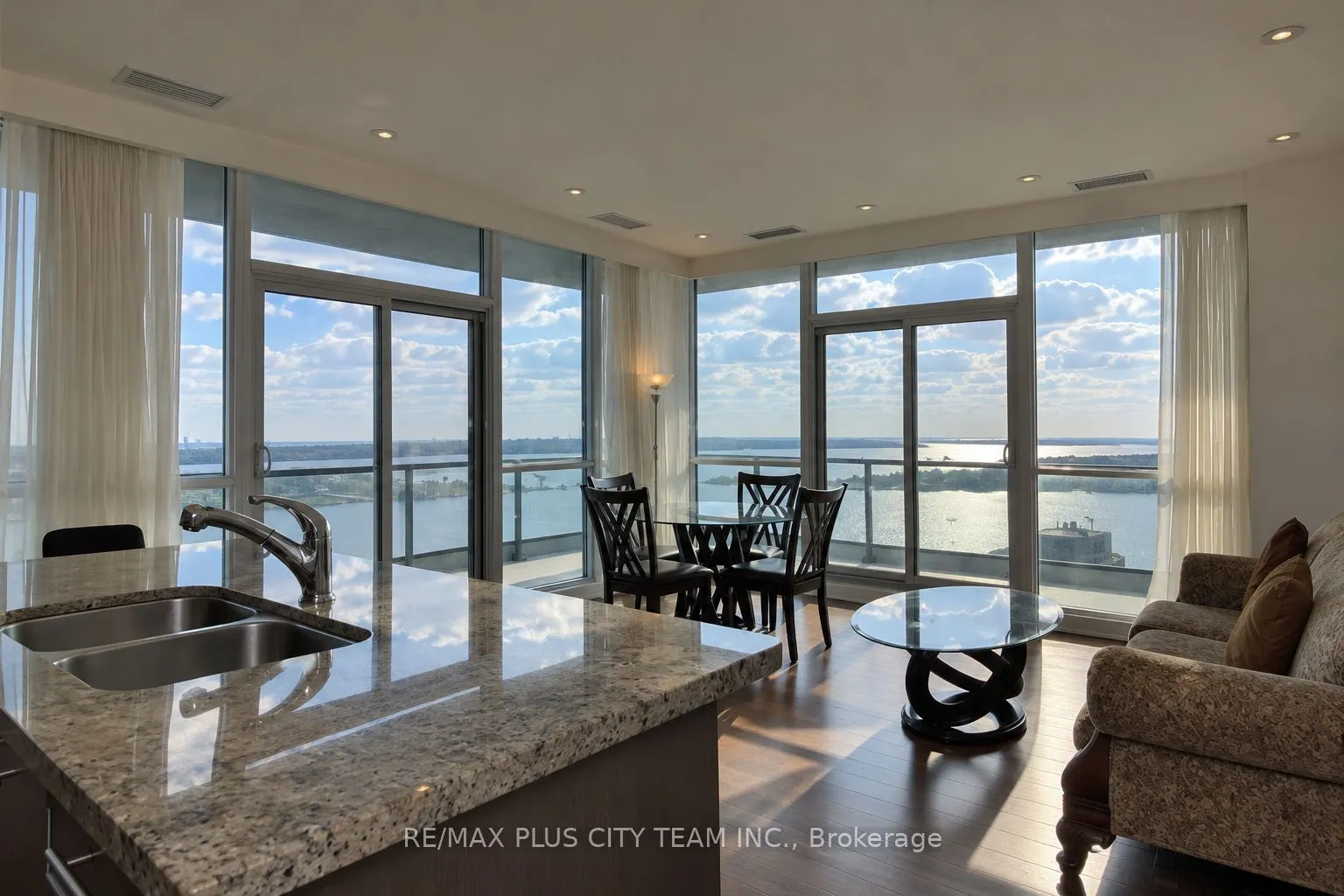 33 Bay Street #5005