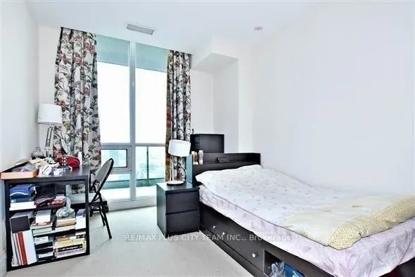 33 Bay Street #5005