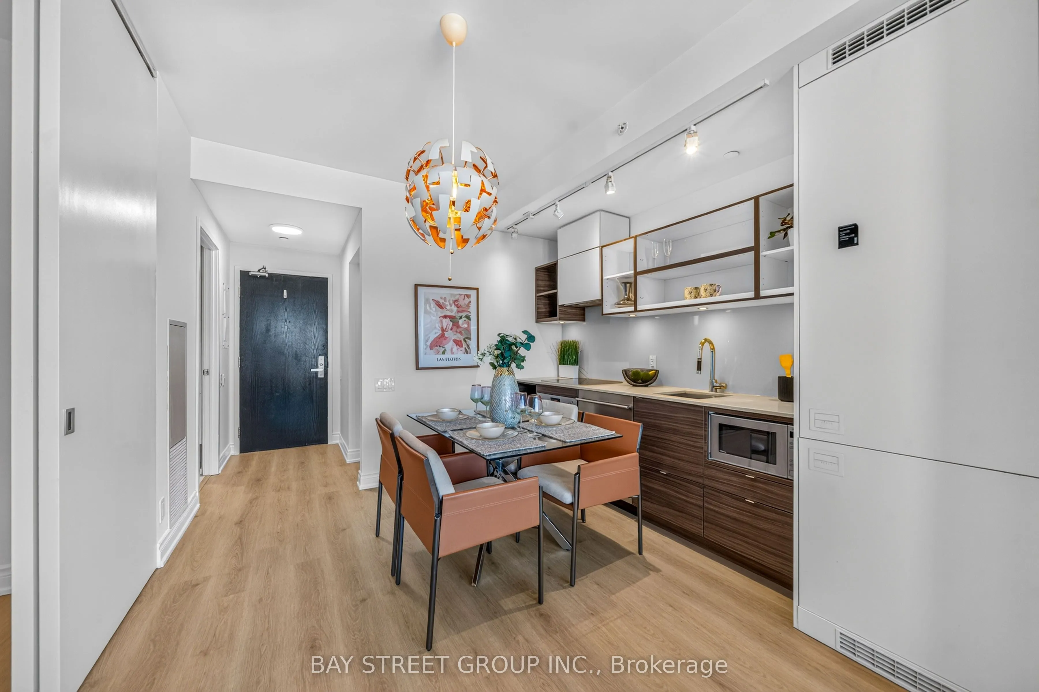 125 Peter Street #1803