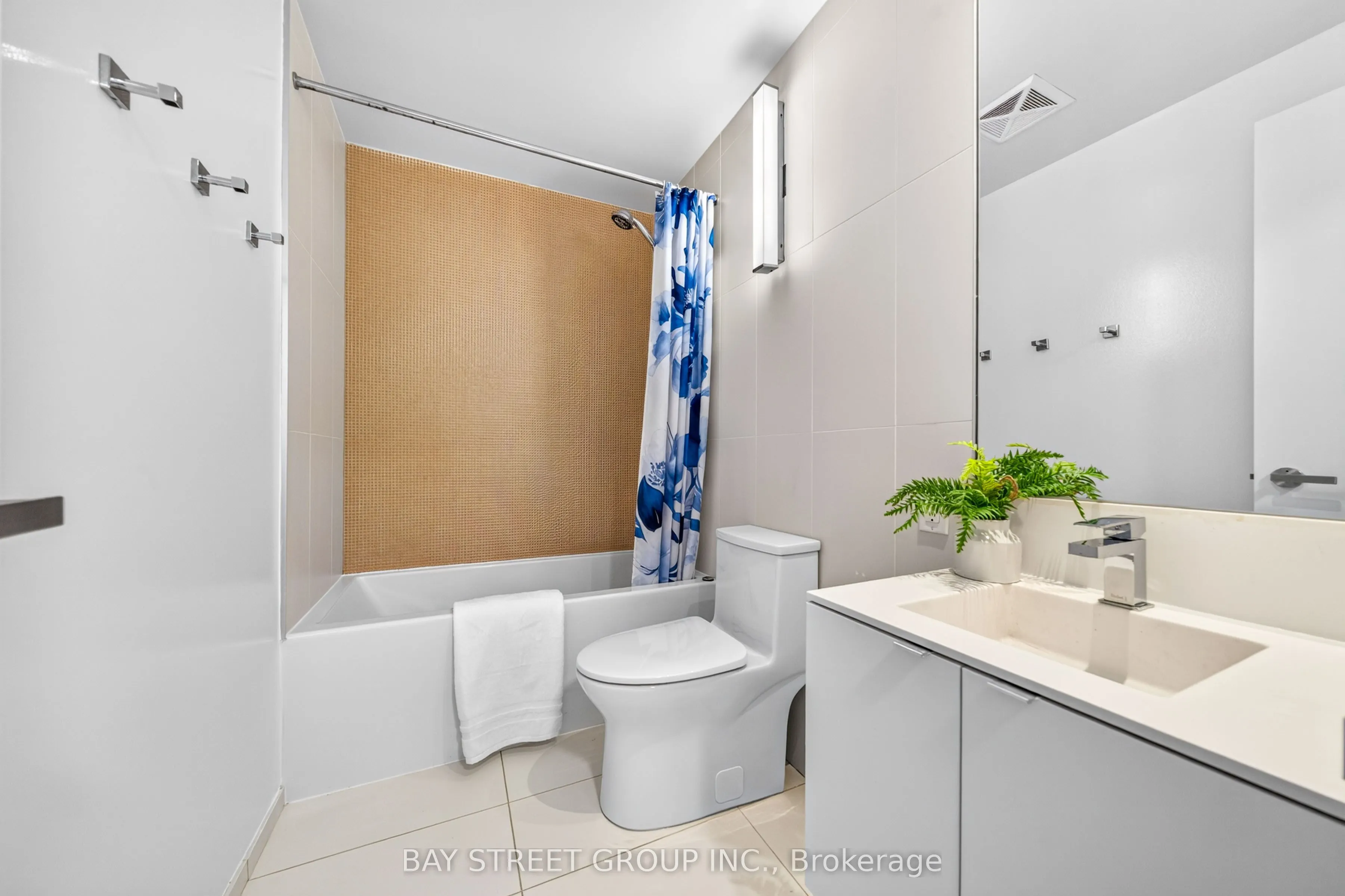 125 Peter Street #1803