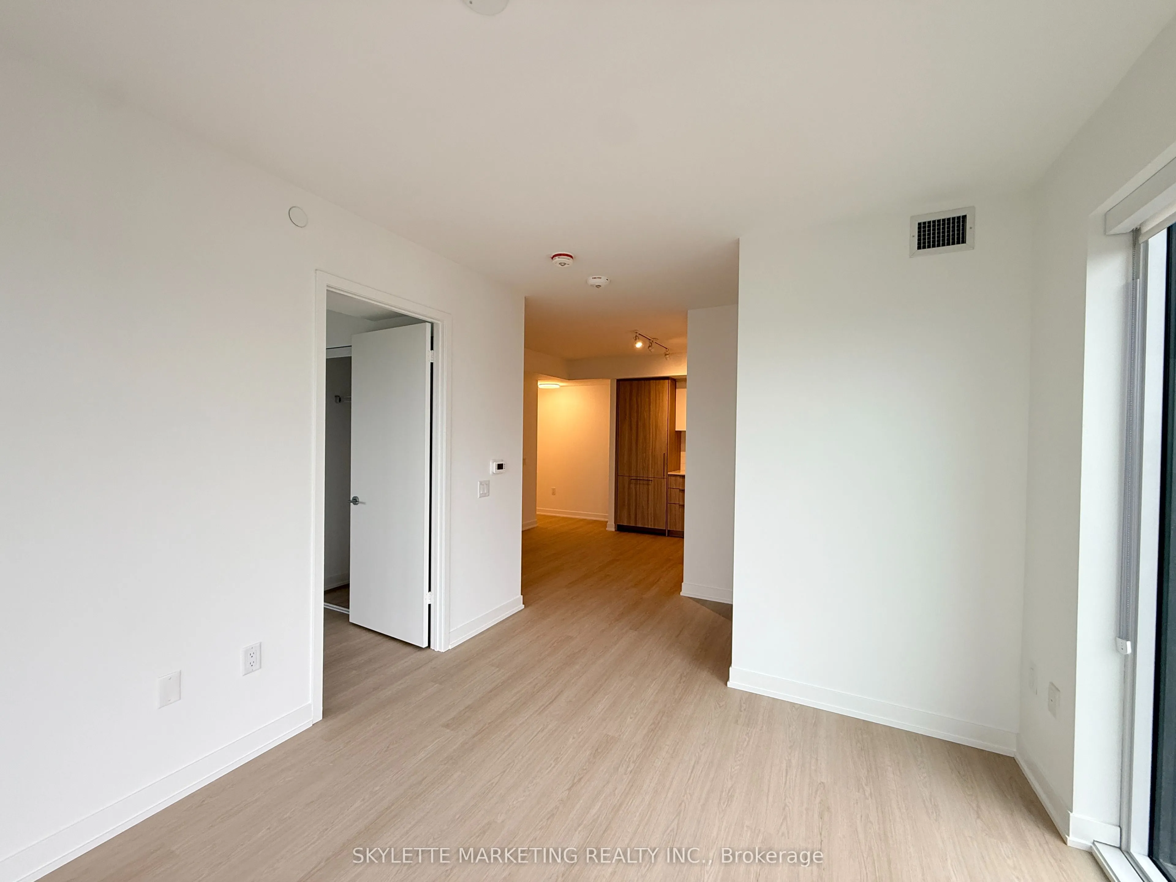 15 David Salomon Drive #1405