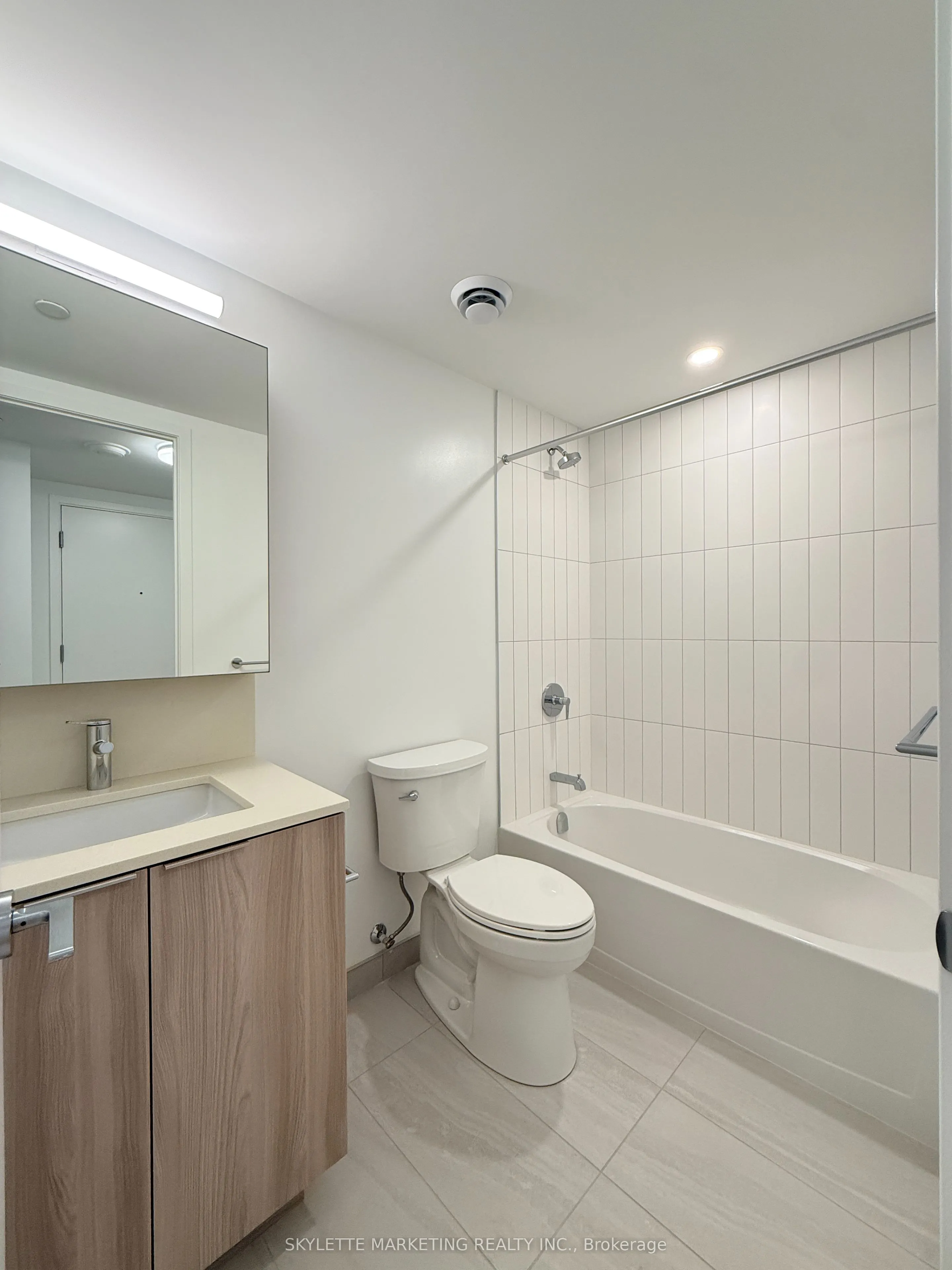 15 David Salomon Drive #1405