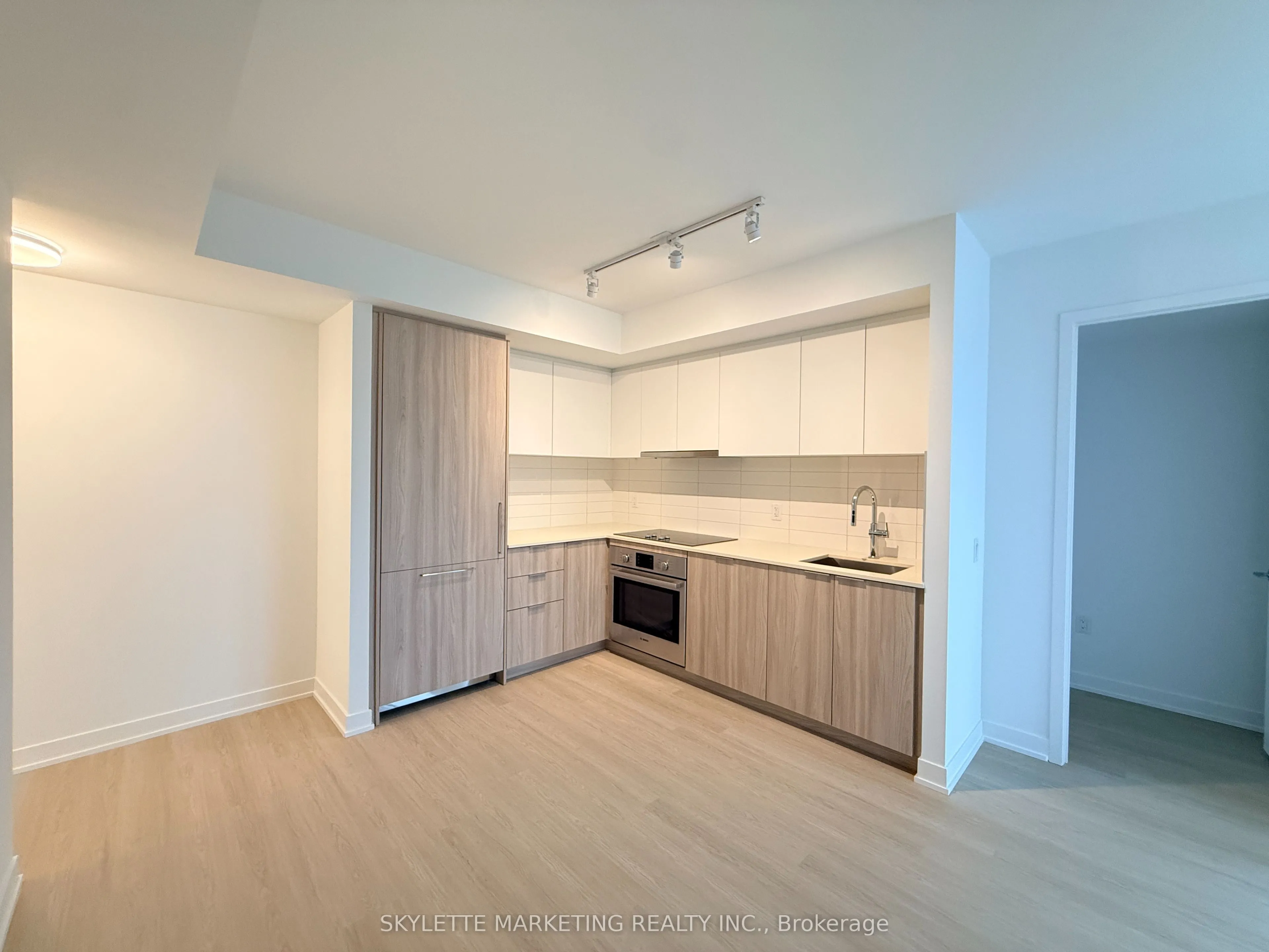 15 David Salomon Drive #1405
