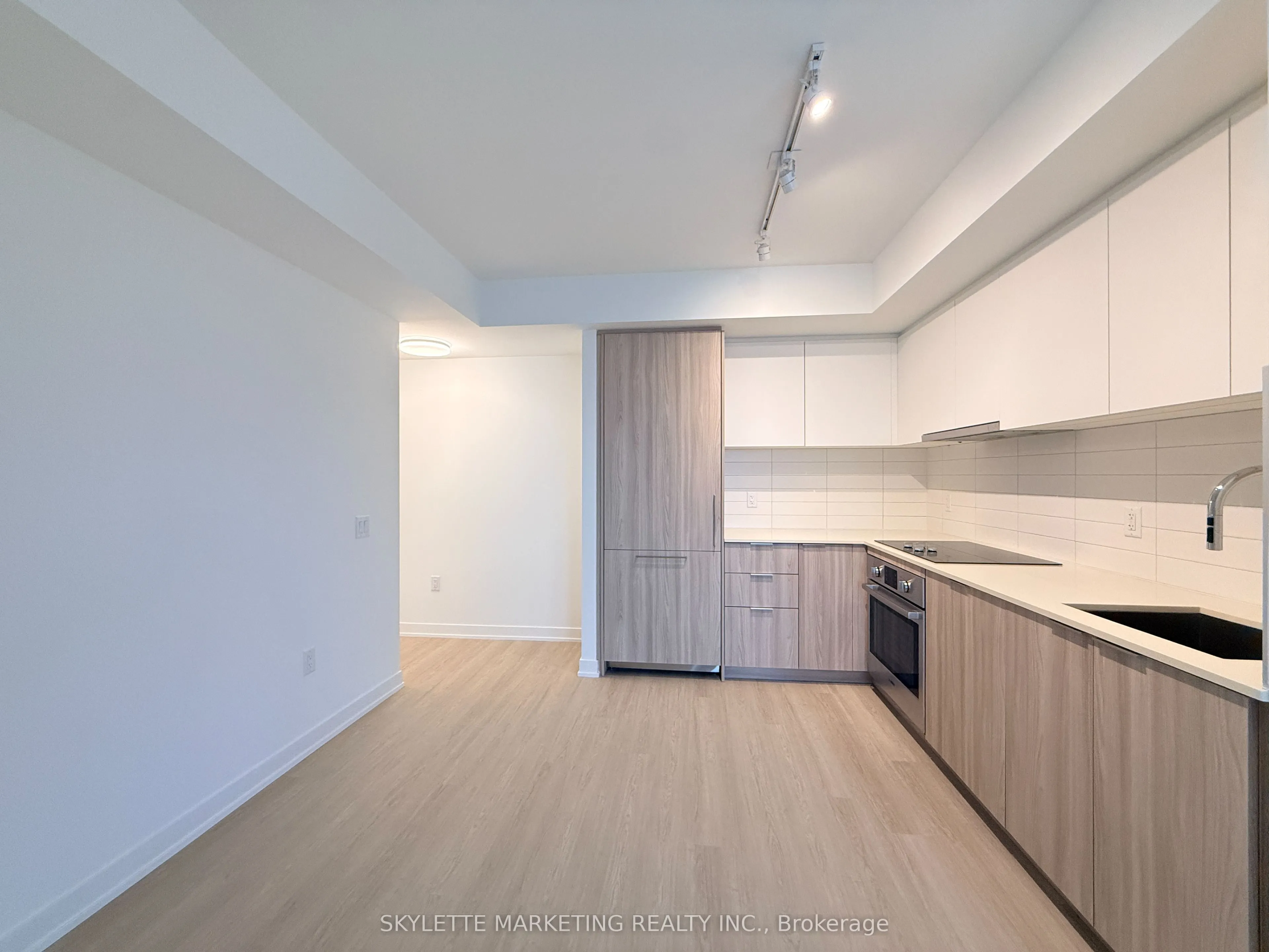 15 David Salomon Drive #1405
