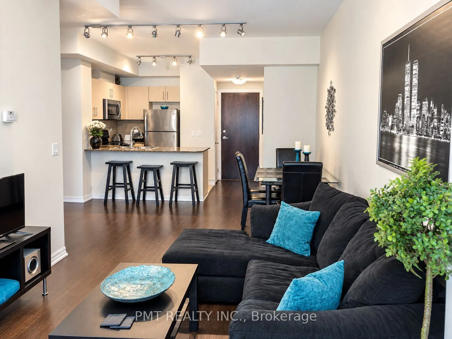 12 Yonge Street #408
