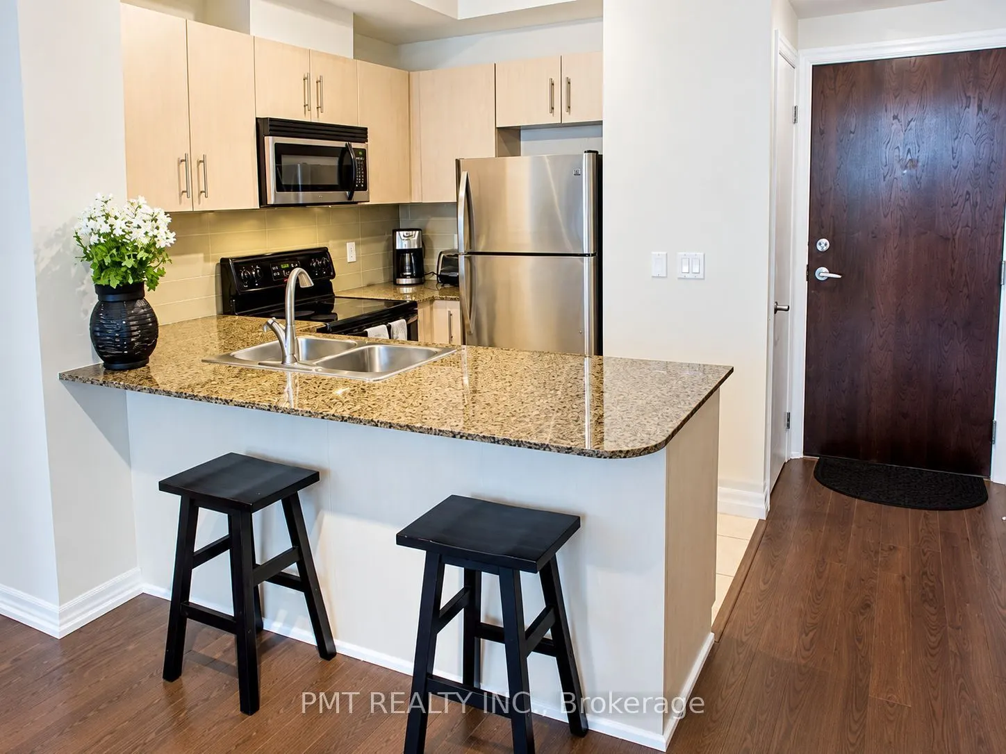 12 Yonge Street #408