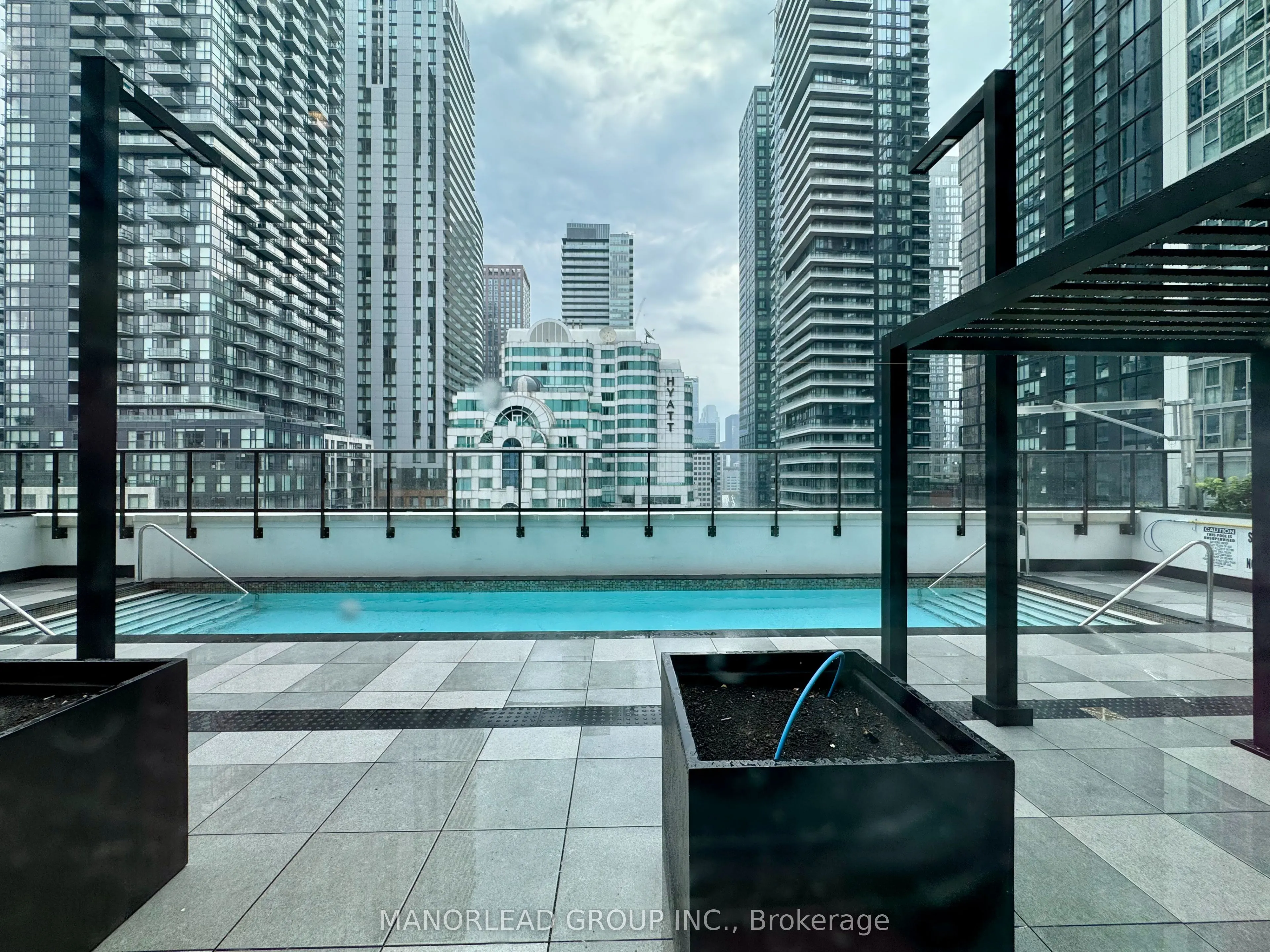 400 King Street W #3016