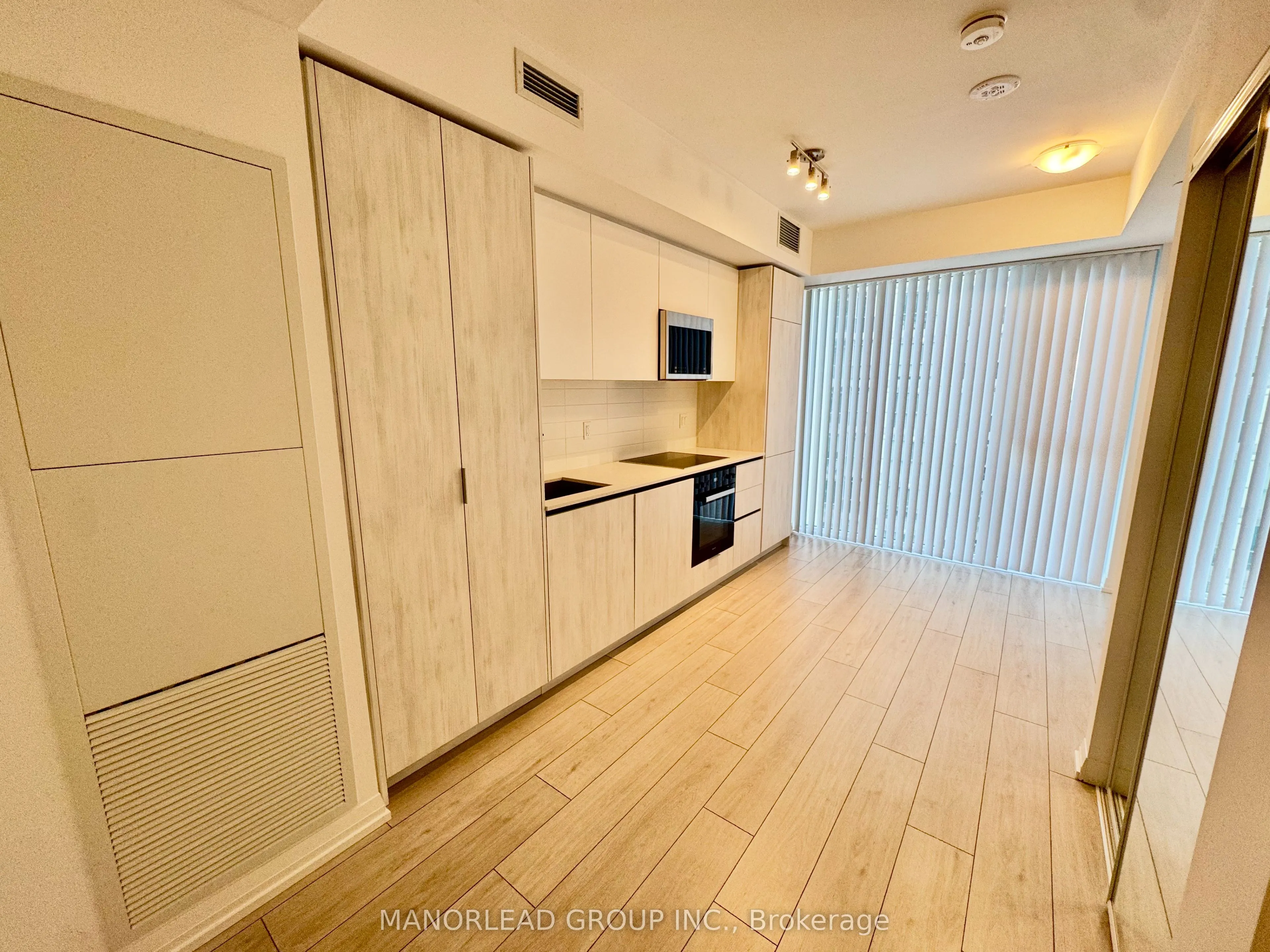 400 King Street W #3016