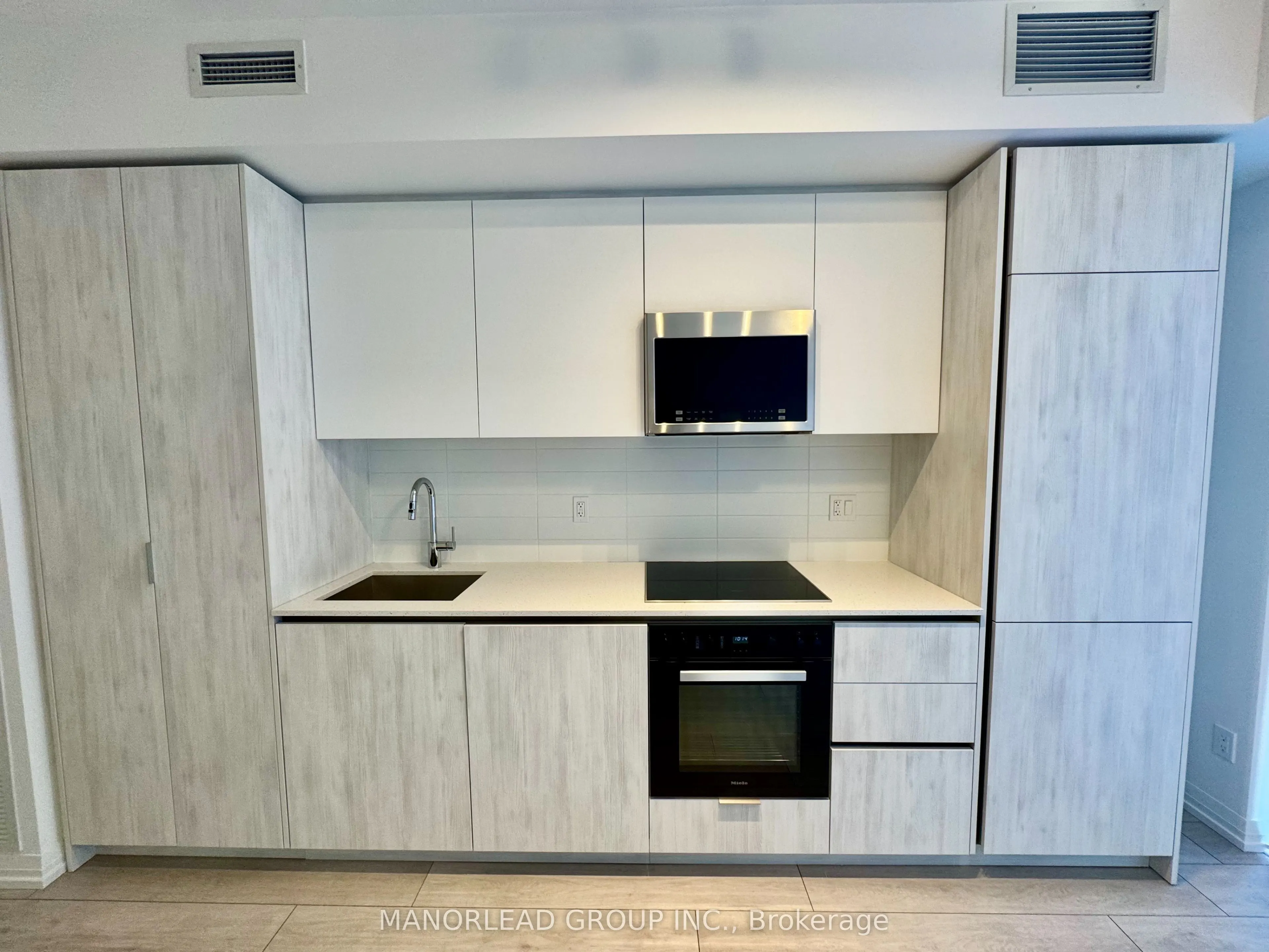 400 King Street W #3016