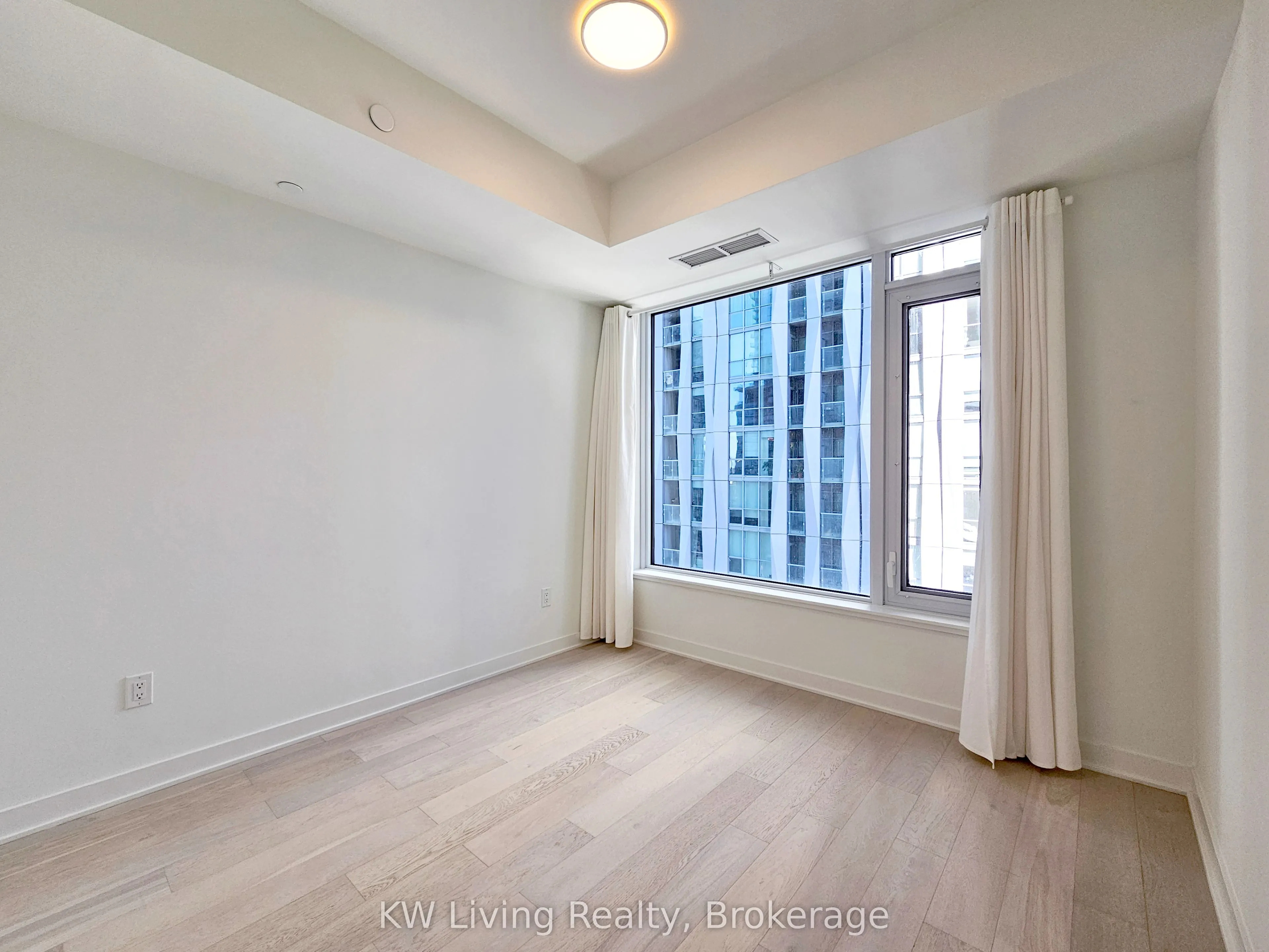 11 Yorkville Avenue #1309