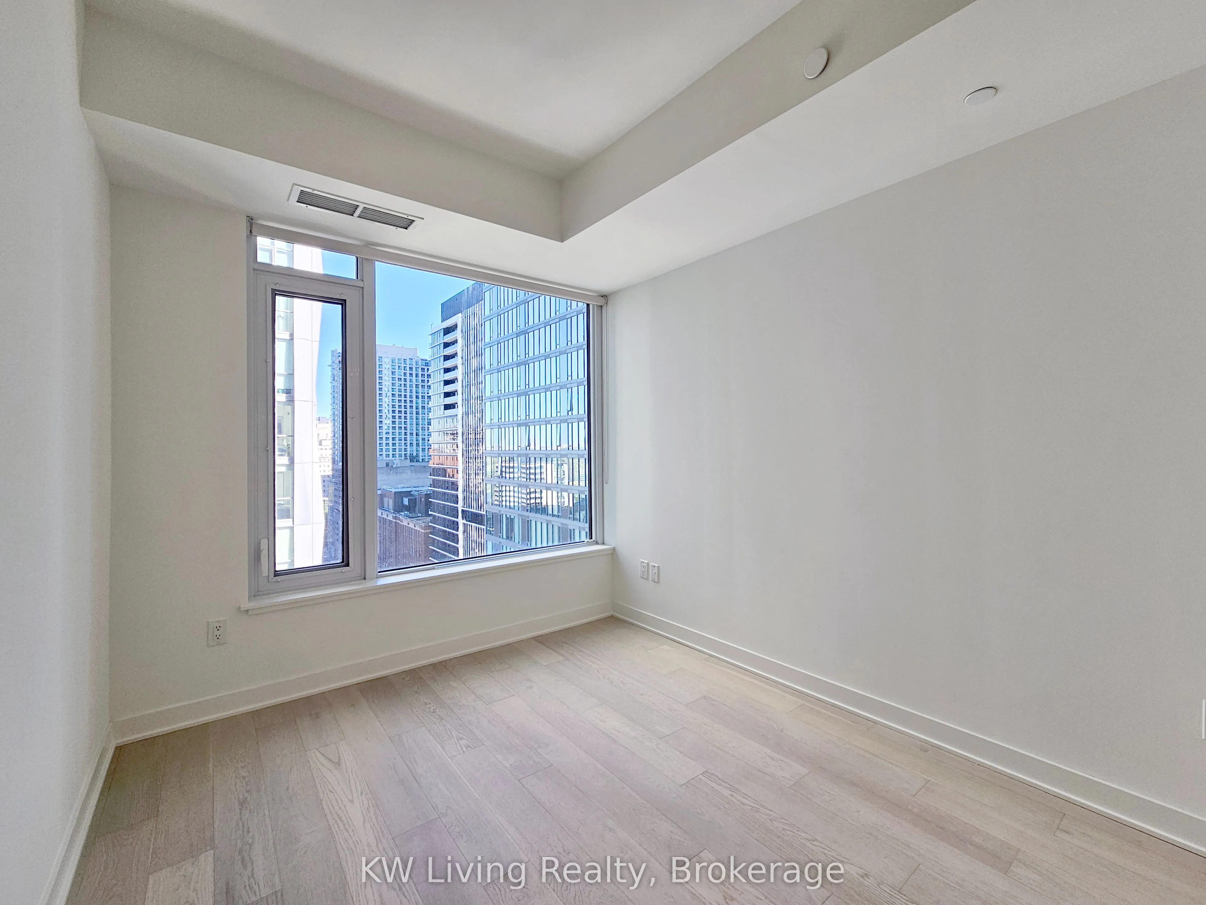 11 Yorkville Avenue #1309