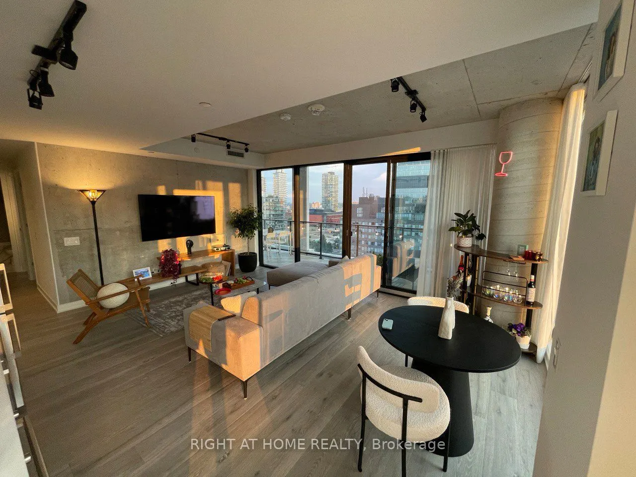 55 Ontario Street #1308