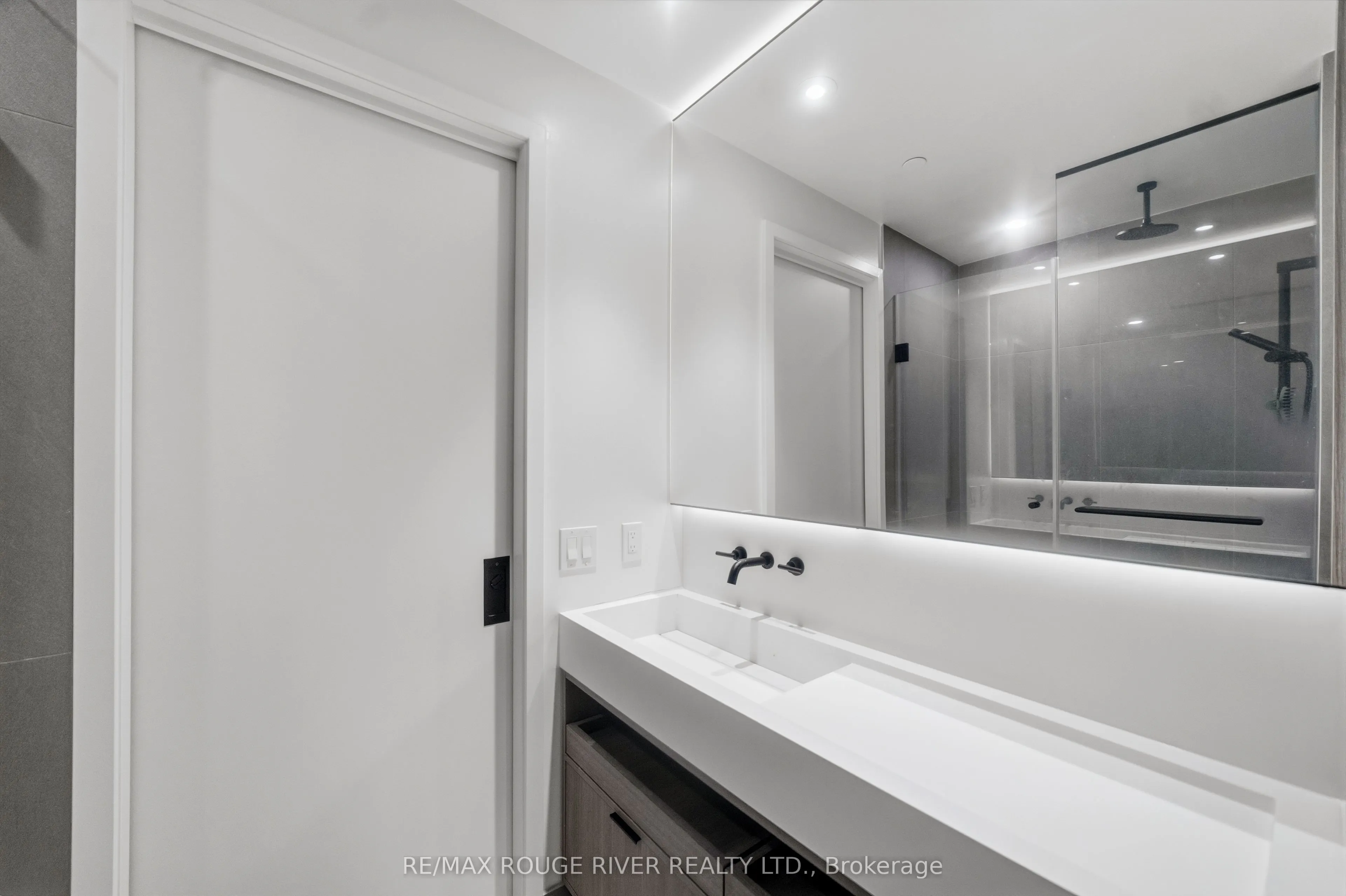 55 Charles Street E #3808