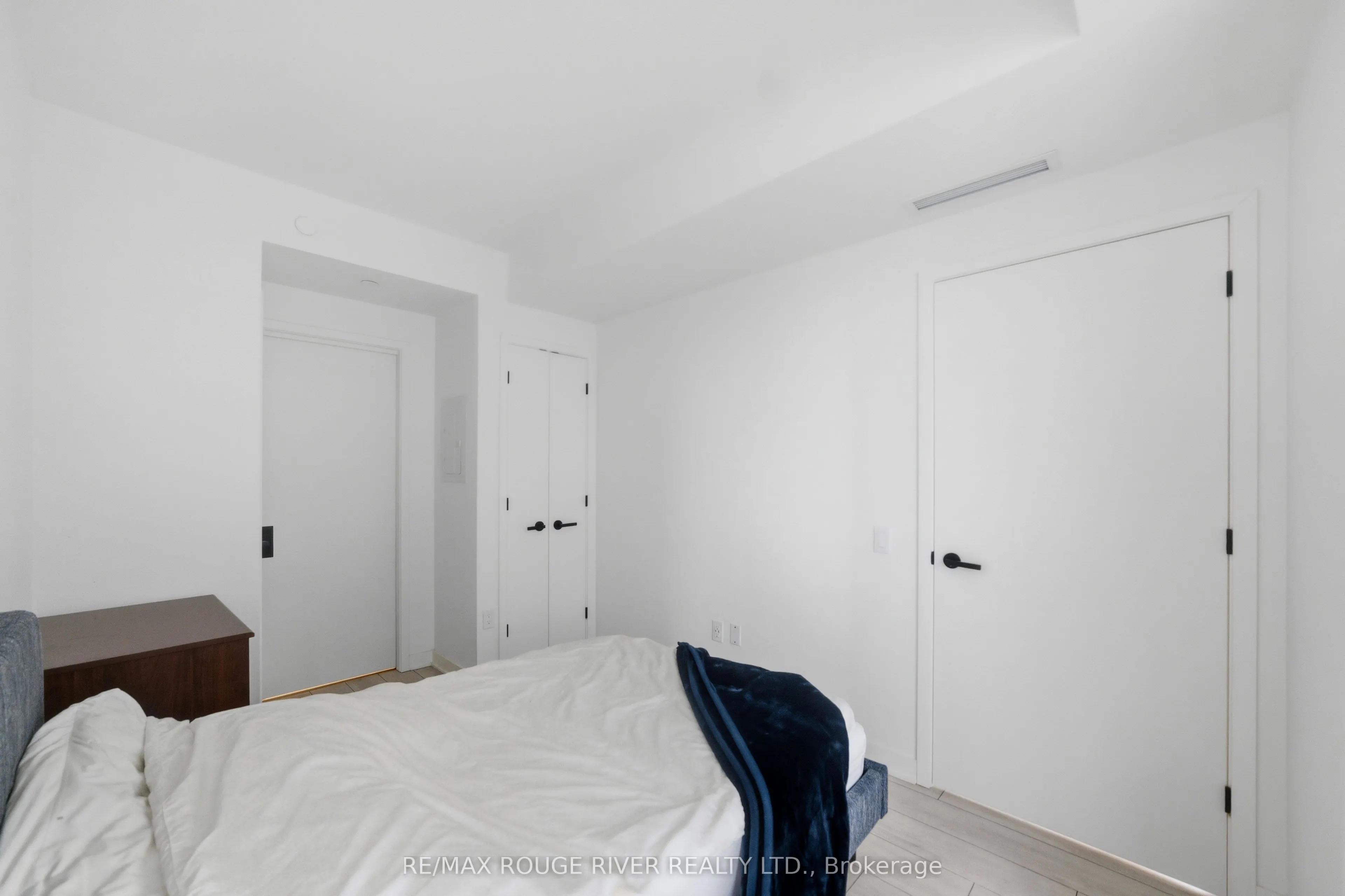 55 Charles Street E #3808