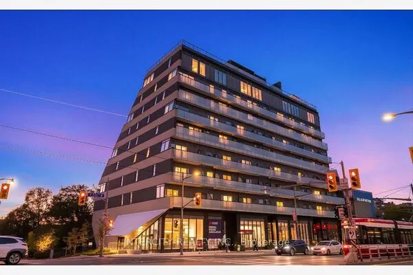 863 St. Clair Avenue W #605