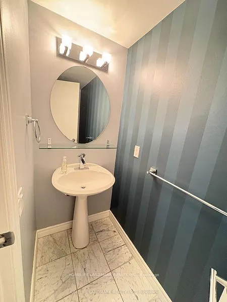 71 Simcoe Street #1002