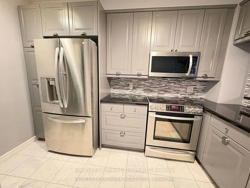 71 Simcoe Street #1002