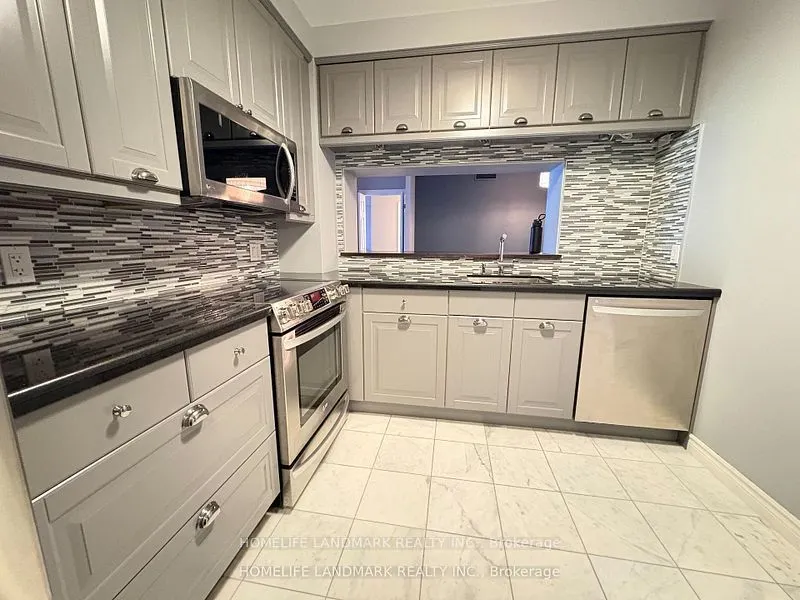 71 Simcoe Street #1002