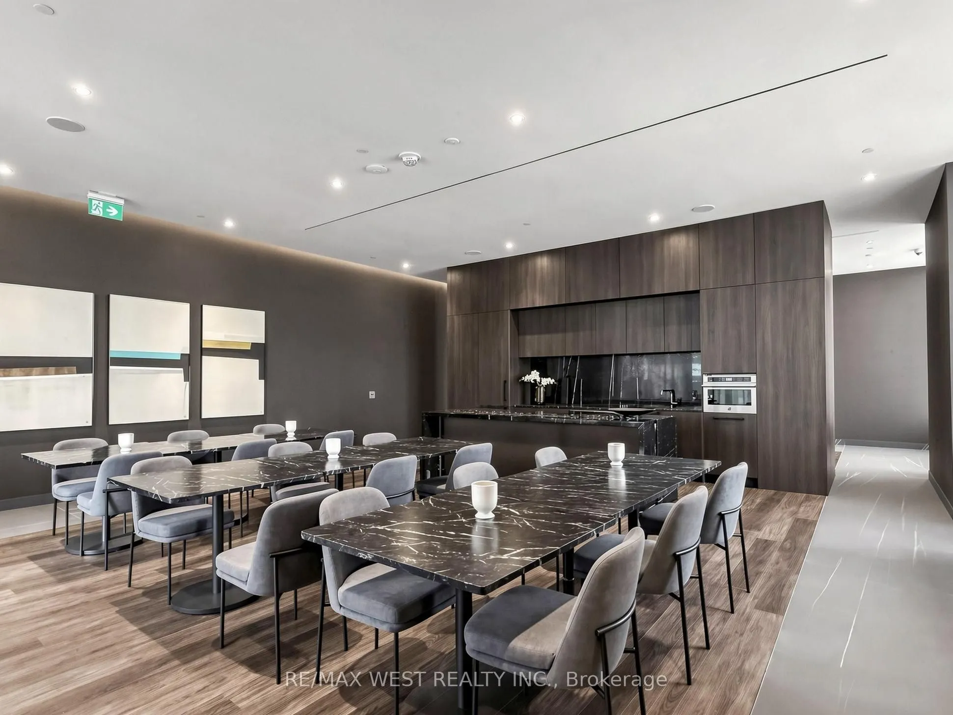 11 Yorkville Avenue #1709