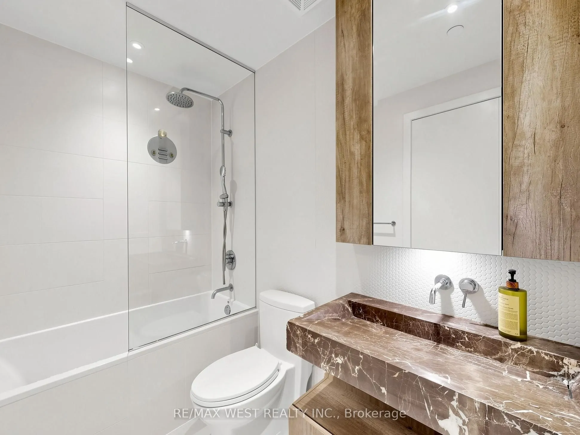 11 Yorkville Avenue #1709