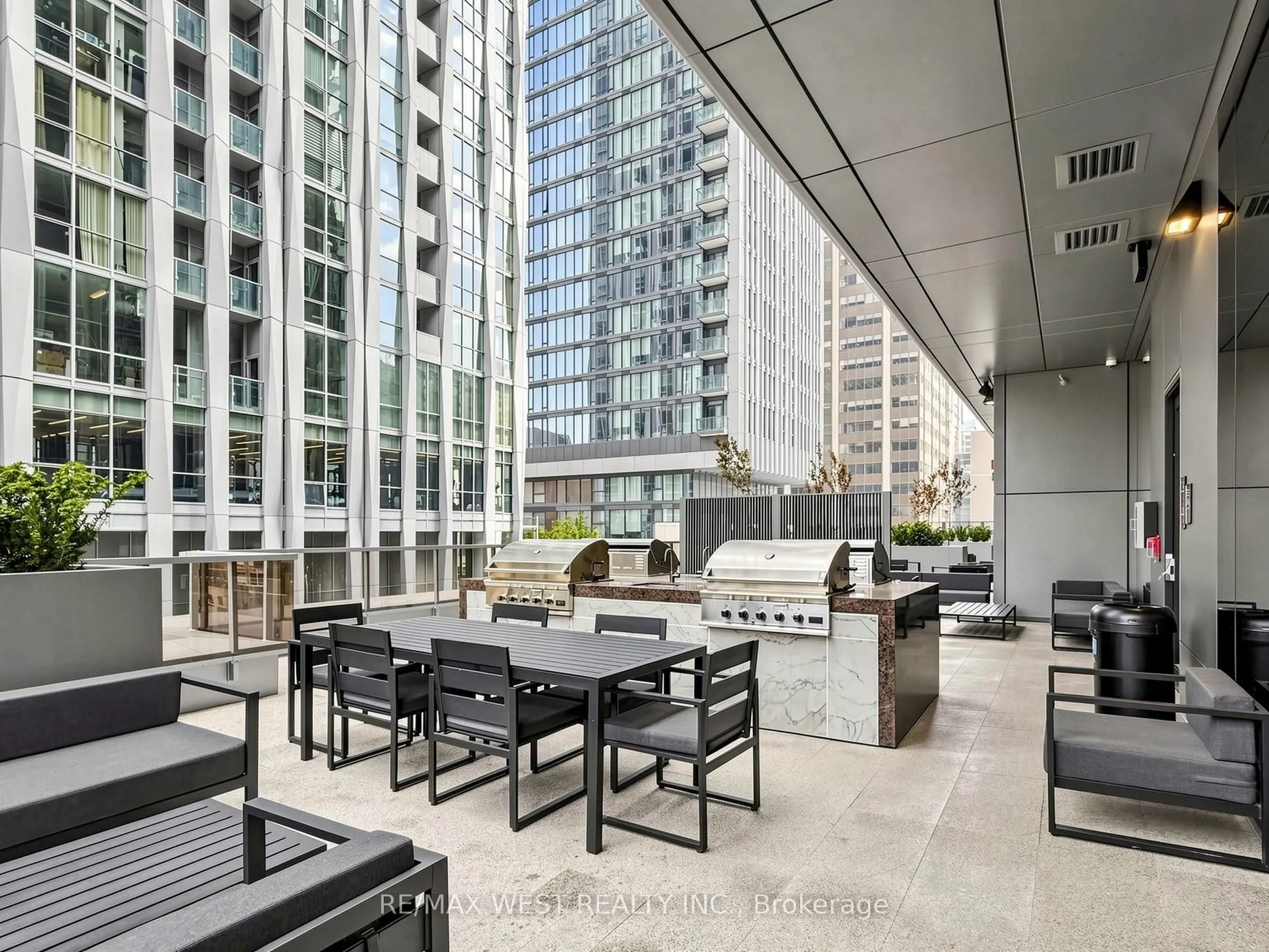 11 Yorkville Avenue #1709