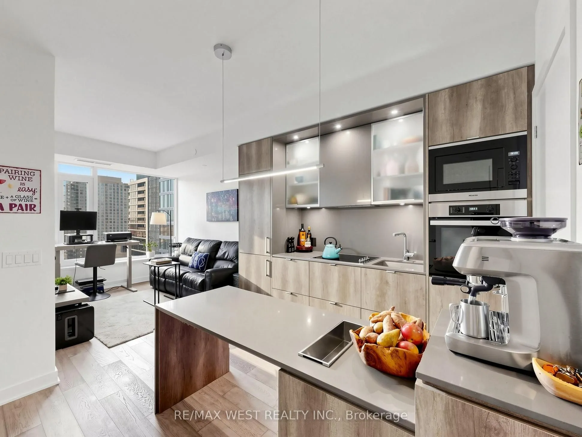11 Yorkville Avenue #1709